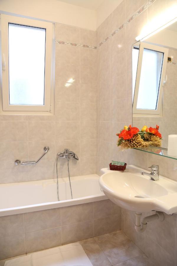 Front Lake Apartment Bardolino Luaran gambar