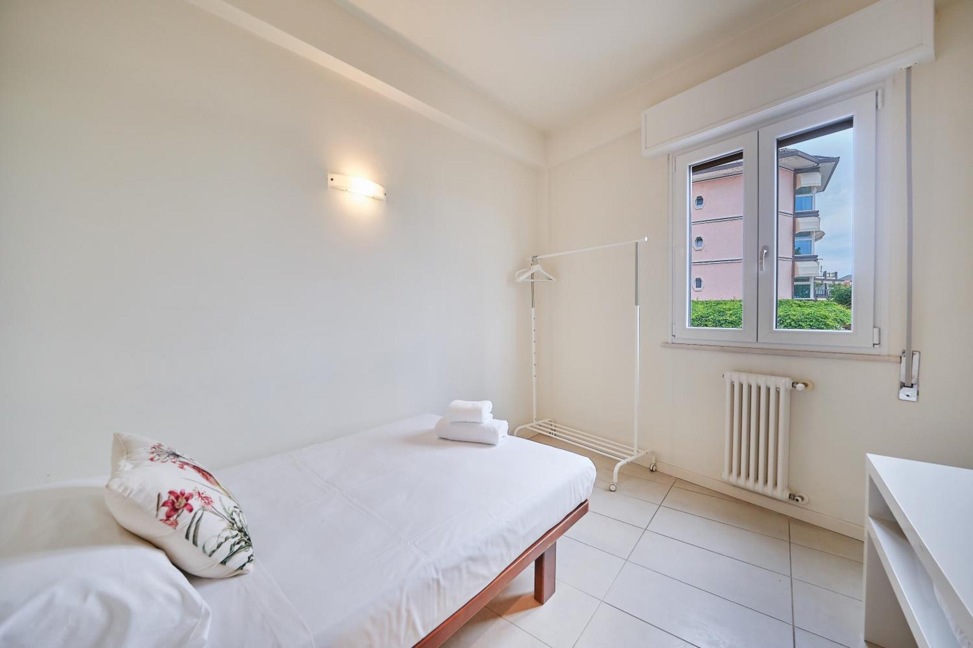 Front Lake Apartment Bardolino Luaran gambar