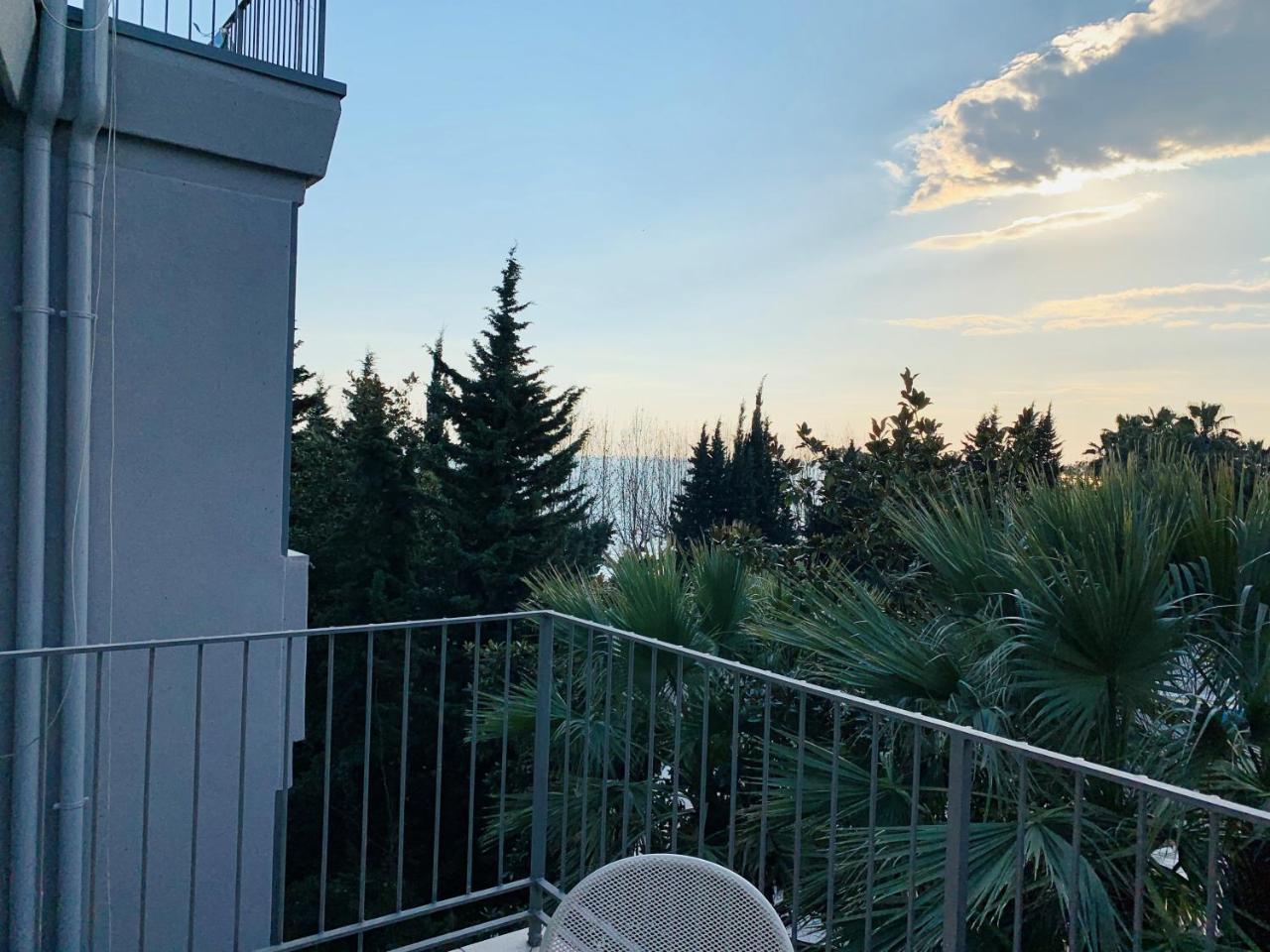 Front Lake Apartment Bardolino Luaran gambar