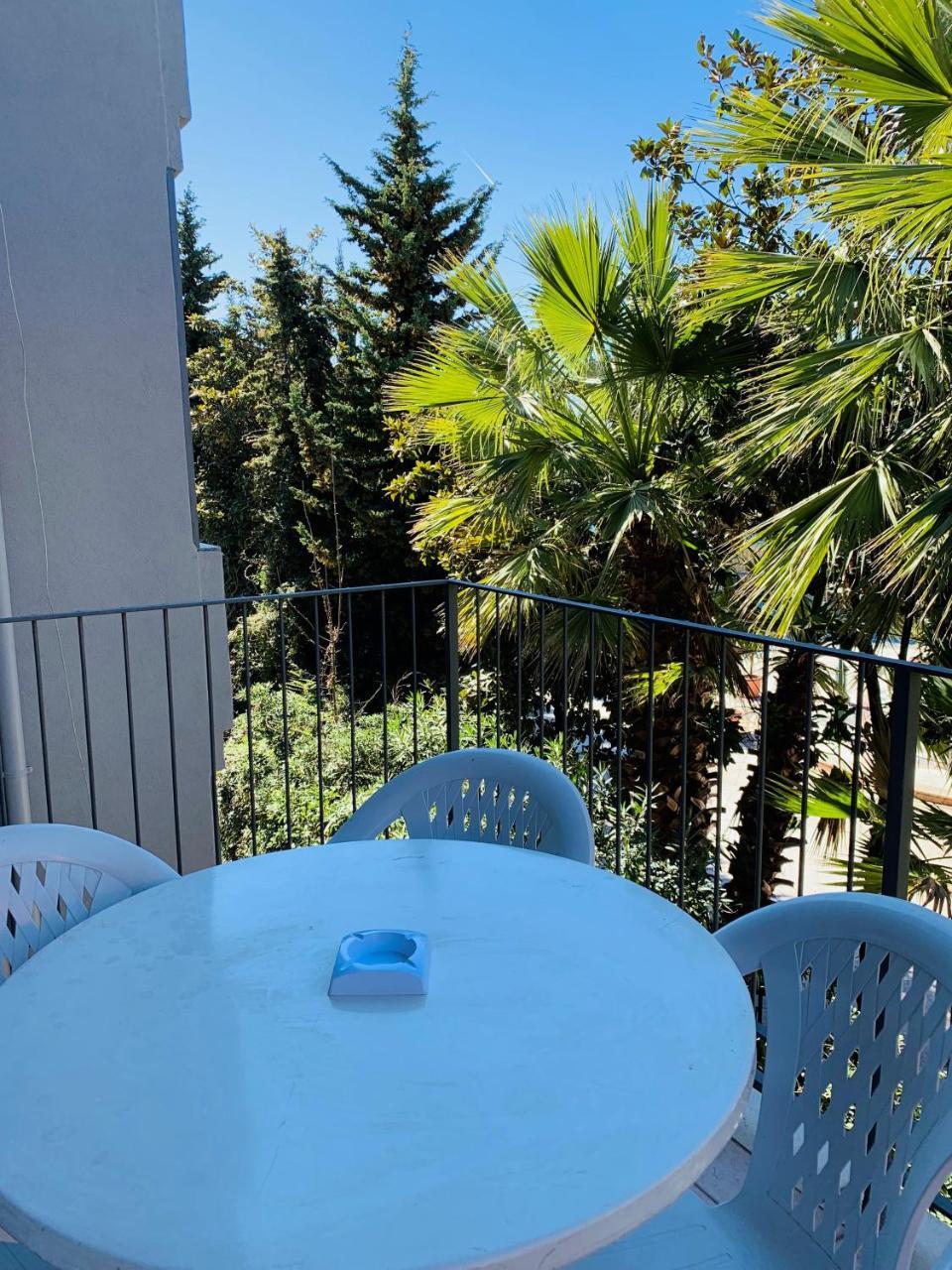 Front Lake Apartment Bardolino Luaran gambar