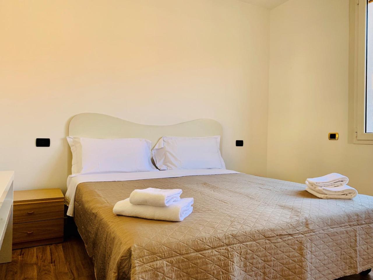 Front Lake Apartment Bardolino Luaran gambar