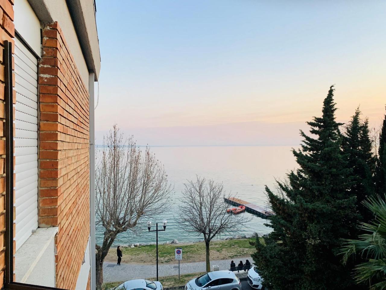 Front Lake Apartment Bardolino Luaran gambar