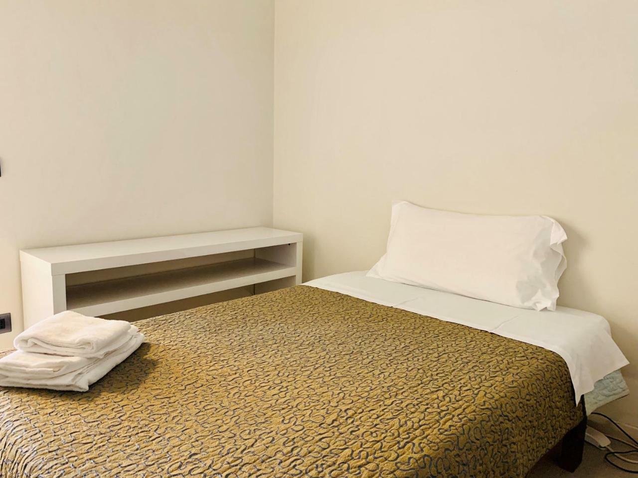 Front Lake Apartment Bardolino Luaran gambar